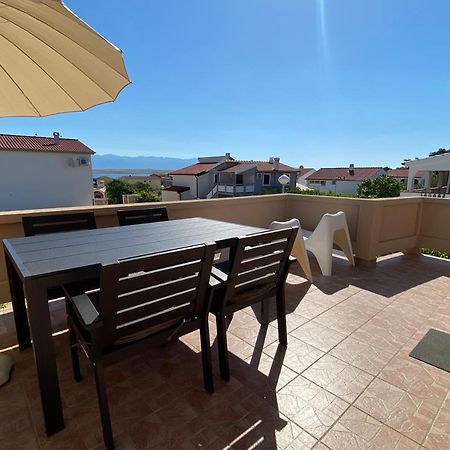 Beachfront Apartment Vir Luaran gambar