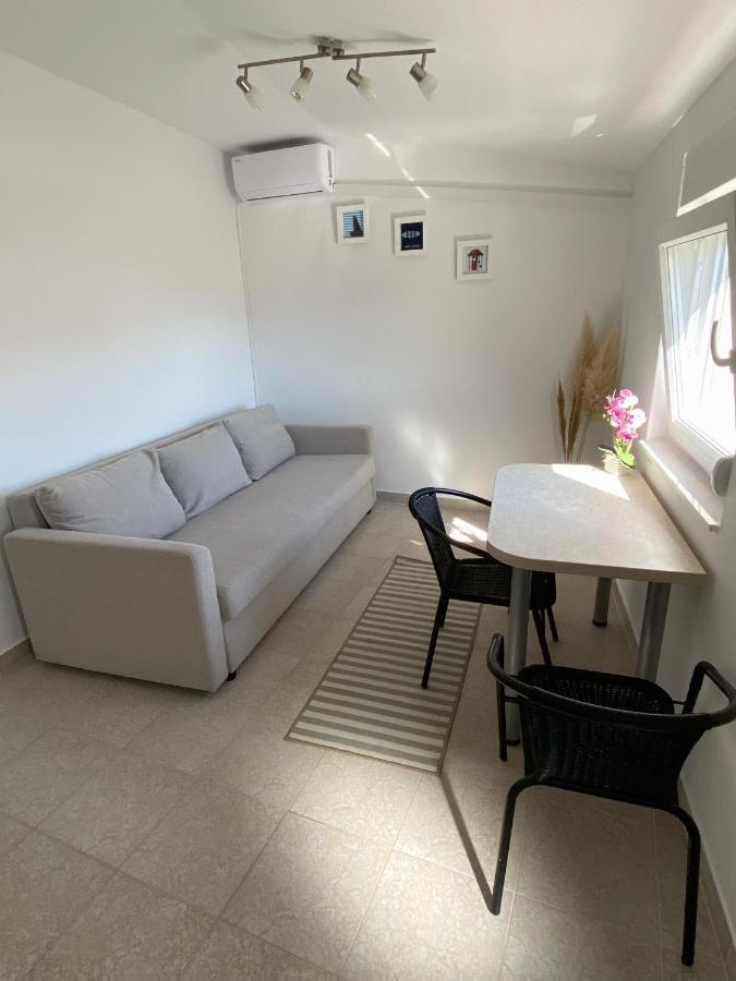 Beachfront Apartment Vir Luaran gambar