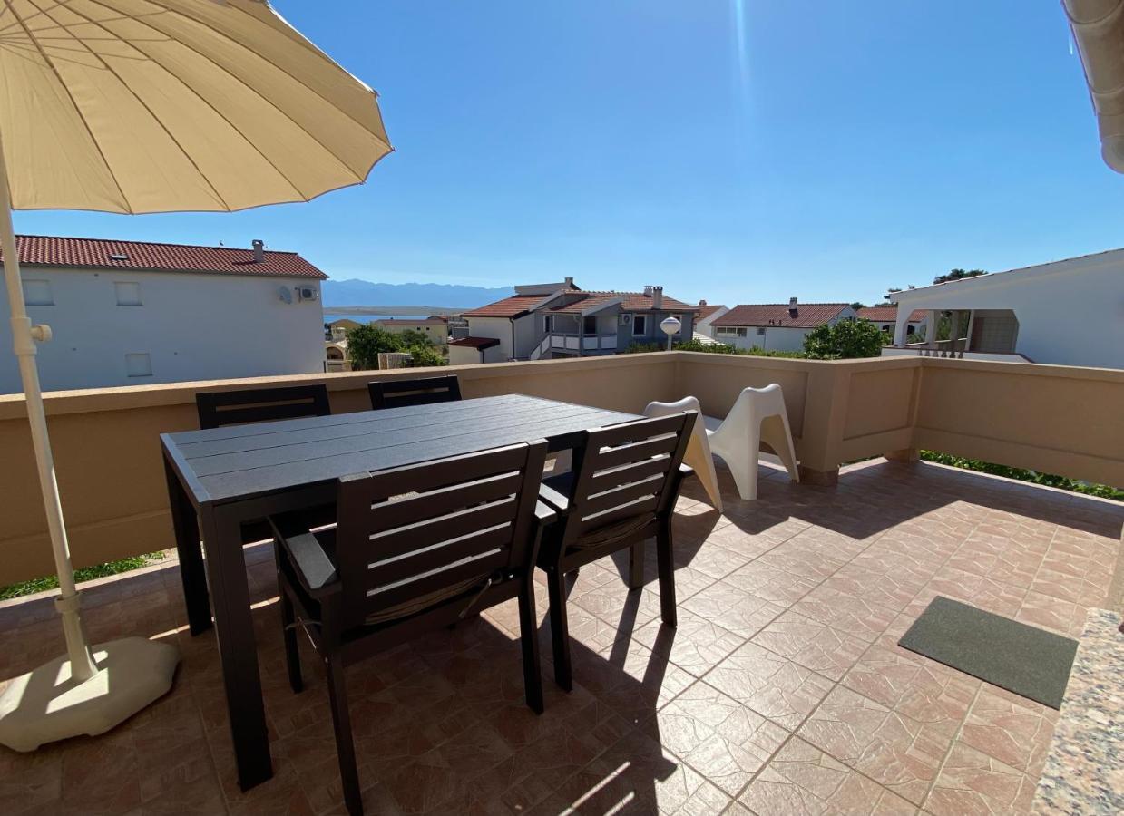 Beachfront Apartment Vir Luaran gambar